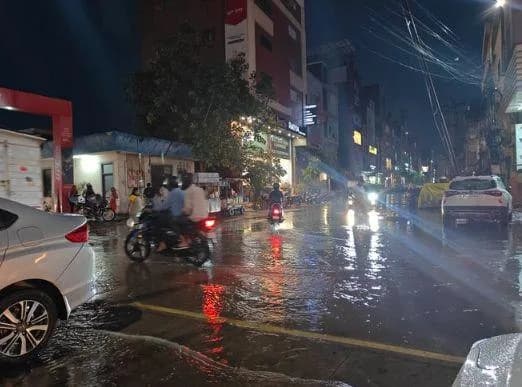 जयपुर में आधी रात को आंधी-तूफान के साथ झमाझम बारिश, कई इलाकों में जलभराव; अगले 48 घंटे भारी बारिश का अलर्ट