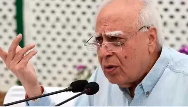राम के नाम पर वोट, फिर राम को ही लूटा...फर्जी हिंदू', कपिल सिब्बल ने बीजेपी, VHP और बजरंग दल को घेरा