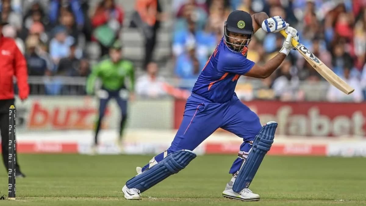वर्ल्ड कप का हीरो बना जीरो? तीन मैचों के बाद संजू सैमसन पर गिरी चयनकर्ताओं की गाज