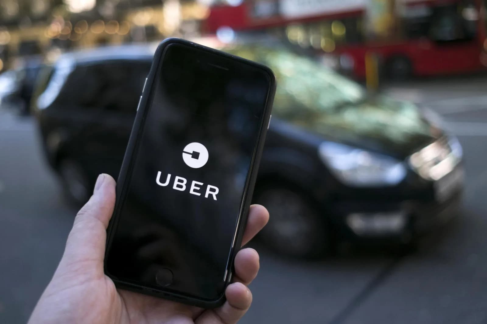 ग्लोबल फ़ूड टेक मार्केट में बड़ा बदलाव: Uber ने 'डिलीवरी हीरो' डील के ज़रिए DoorDash को कड़ी टक्कर दी