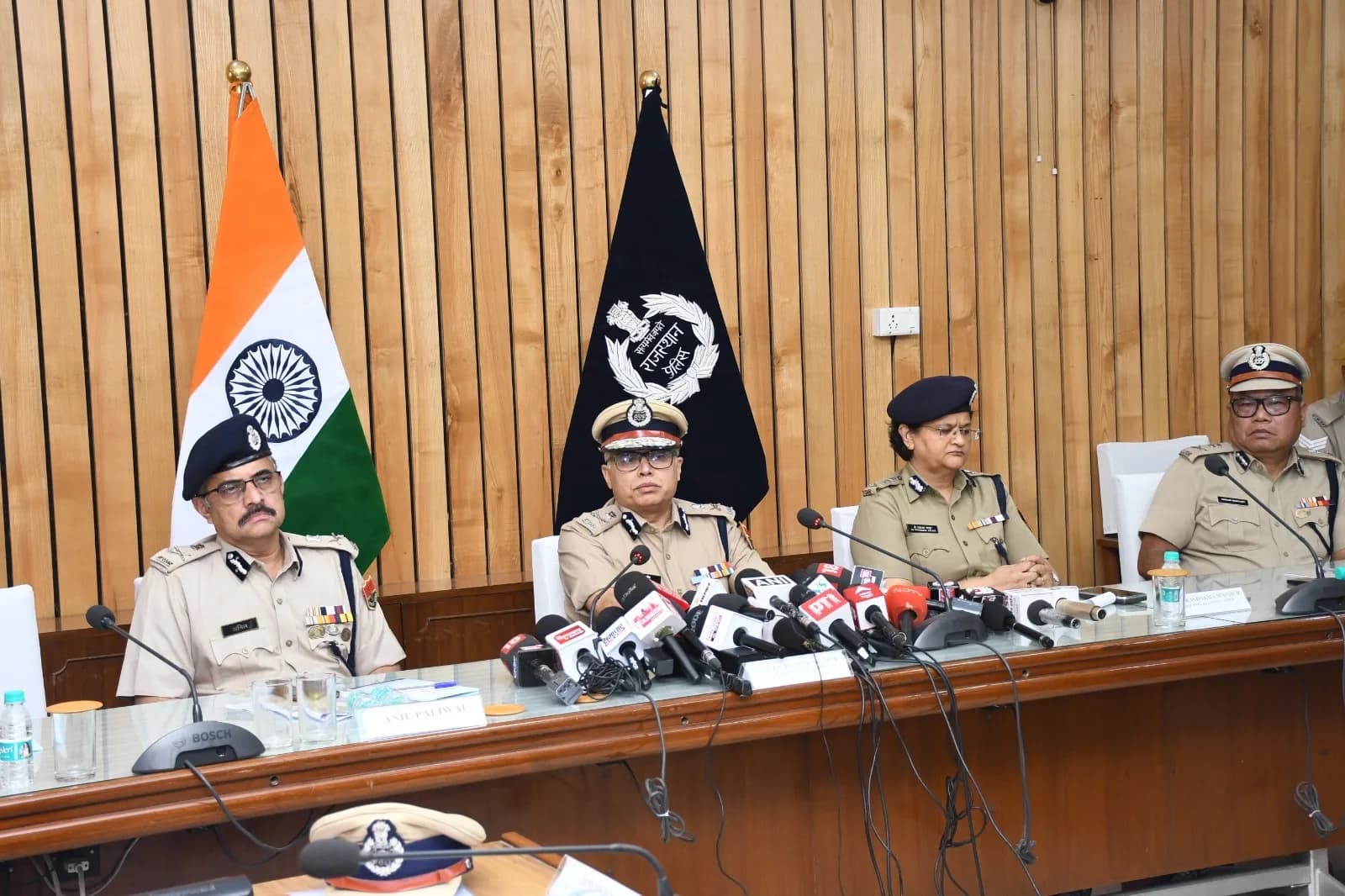 नई और जनोन्मुख पुलिसिंग कर जनता का विश्वास हासिल करें- पुलिस महानिदेशक