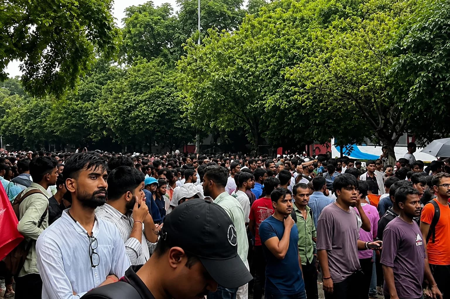 कॉकरोच पार्टी का जंतर-मंतर पर प्रदर्शन, समर्थकों का जुटना शुरू; सुरक्षा के बीच पुलिस रही अलर्ट