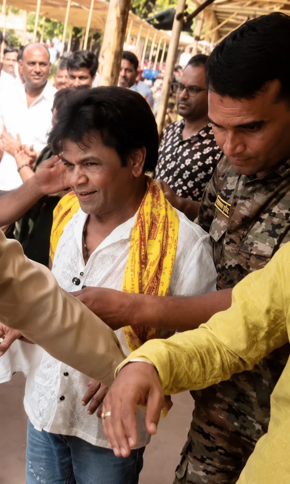 गोविंद देव जी मंदिर पहुंचे राजपाल यादव, दर्शन के लिए उमड़ी प्रशंसकों की भीड़