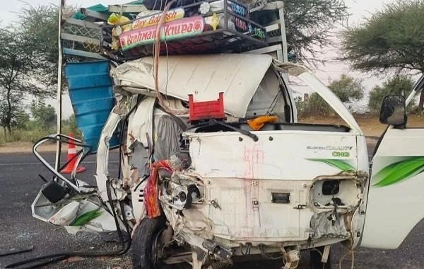 Speeding claimed six lives near the Balesar area of ​​Jodhpur district.